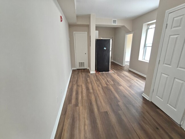 Photo - 279 Goldsmith Ave Unit B2