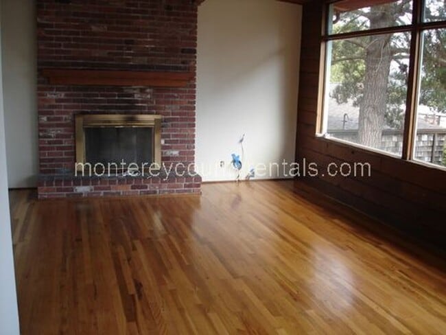 Photo - Enjoy this great home with dramatic bay views