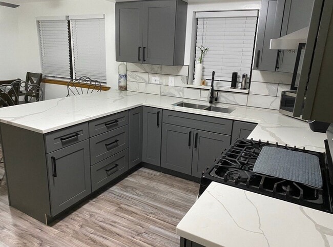 3316 W 79th St Unit Garden