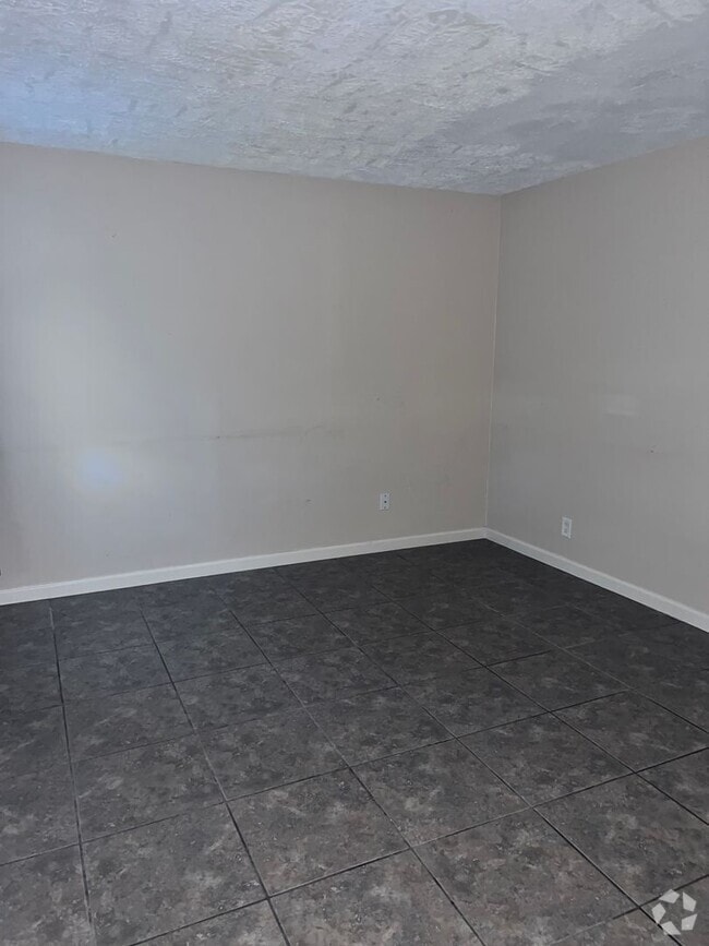Building Photo - 2 Bedroom Duplex for Rent! Rental