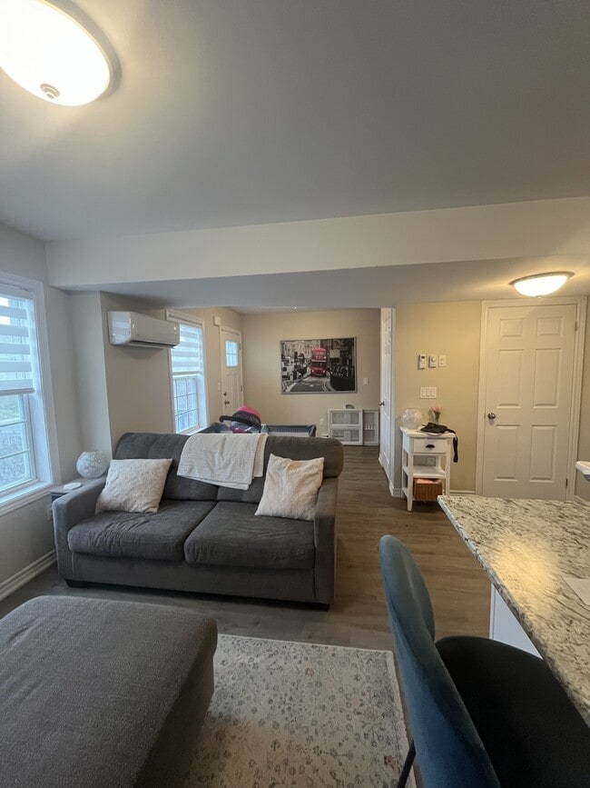 Photo - 480 Lonsberry Dr