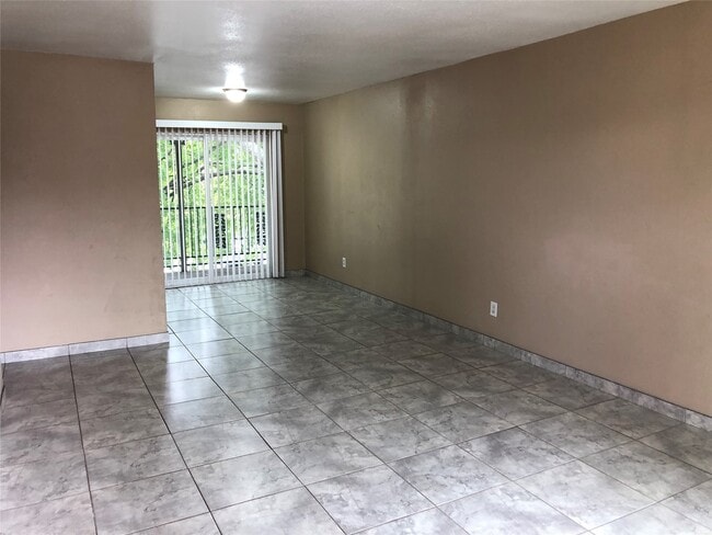 Building Photo - 9616 Long Point Rd Unit 38 Rental