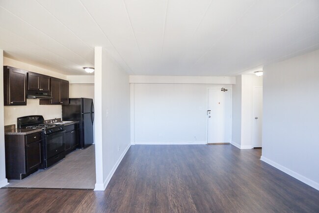 Photo - 7300 N Ridge Blvd Unidad #105