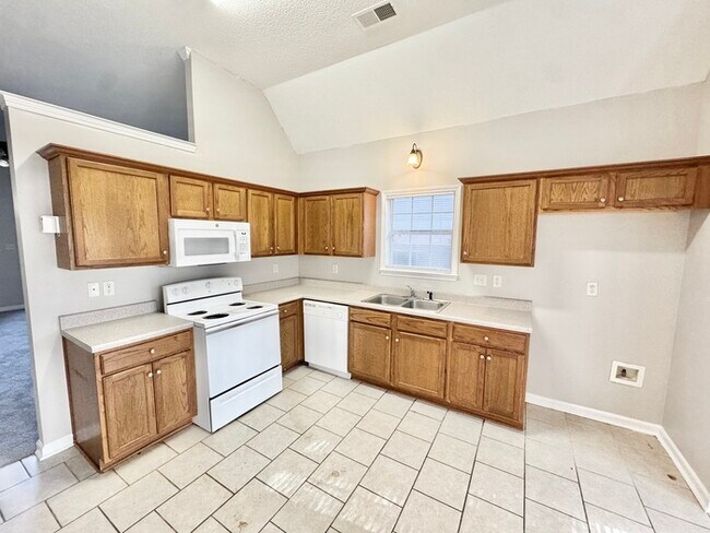 Photo - 7469 Dal Whinnie Trail