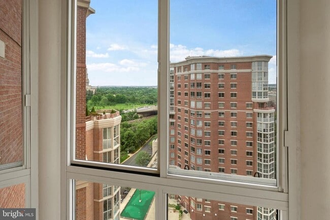 Photo - 2181 Jamieson Ave Unidad 1906