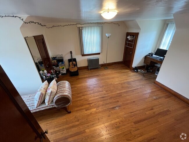 Building Photo - 75 Brefni St Unit 1 Rental