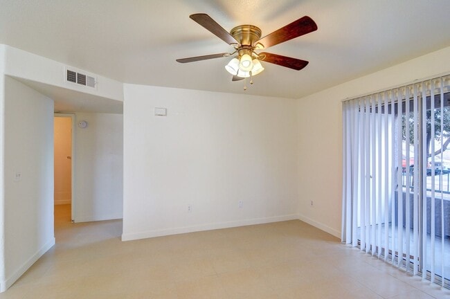 Photo - 3956 Danny Melamed Ave Unidad 101