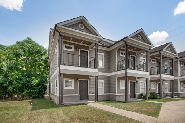 Building Photo - The Grove Unit The Grove