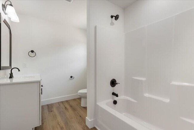 Photo - SPECIAL! Arlington Townes - Beautiful 3 Be...