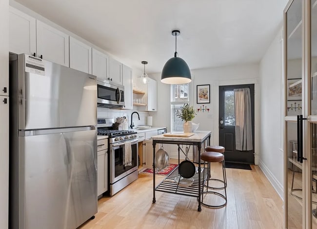 Photo - 1835 Locust St