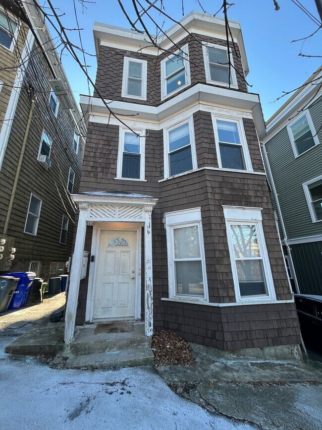 Photo - Great 5 bed Close to Northeastern