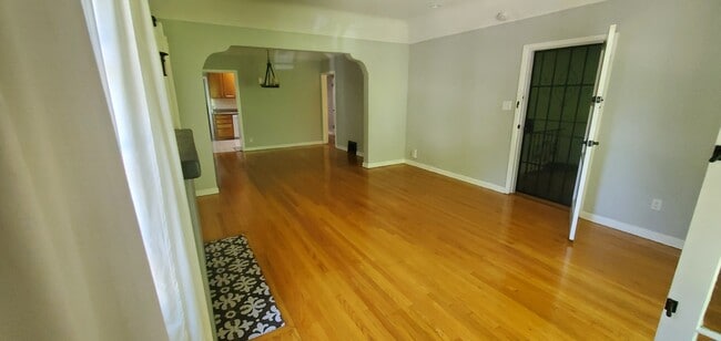 Photo - 1135 Cardiff Ave Unidad 1137