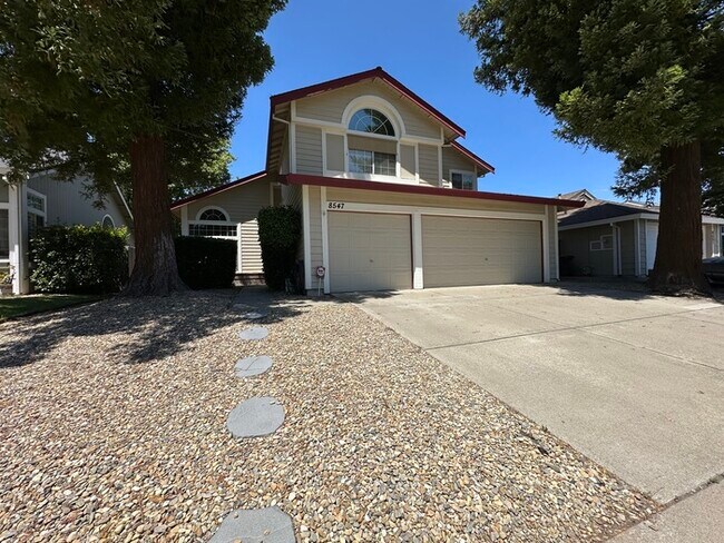 Photo - Beautiful 5 bedroom 3 bath home located in Antelope!