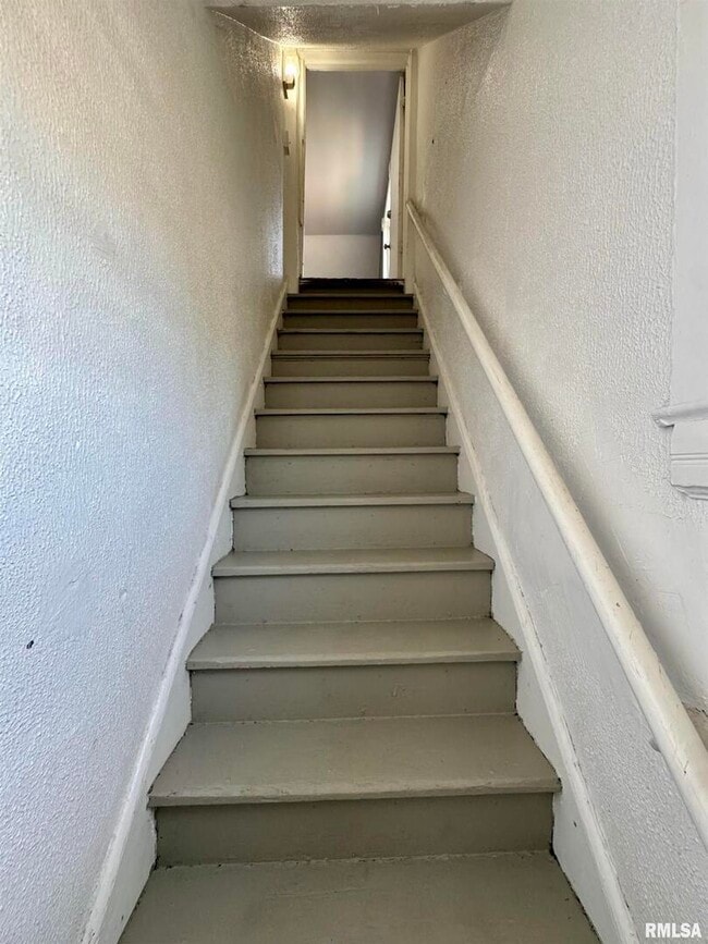 Photo - 201 S Howell St