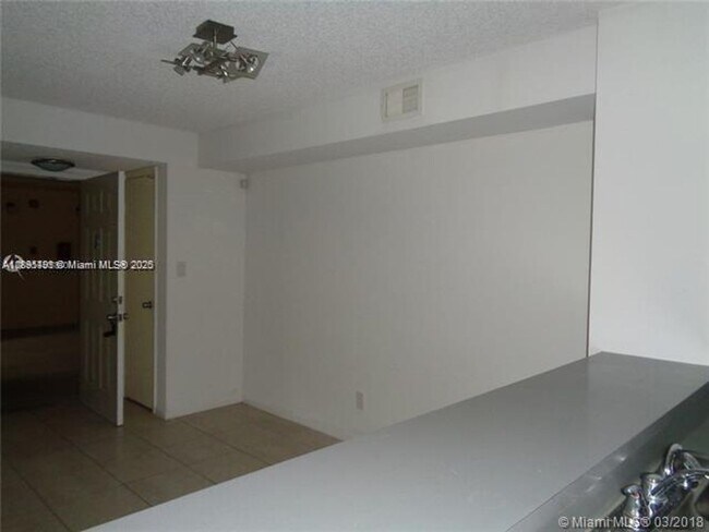 Photo - 650 S Park Rd