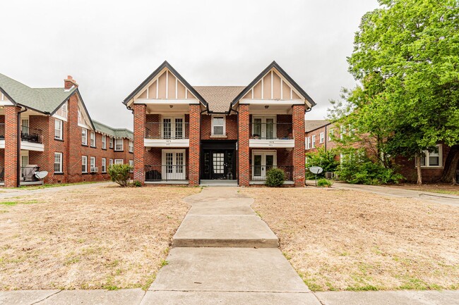 Photo - 1 Bed 1 Bath apartment in Okc close to Plaza District!