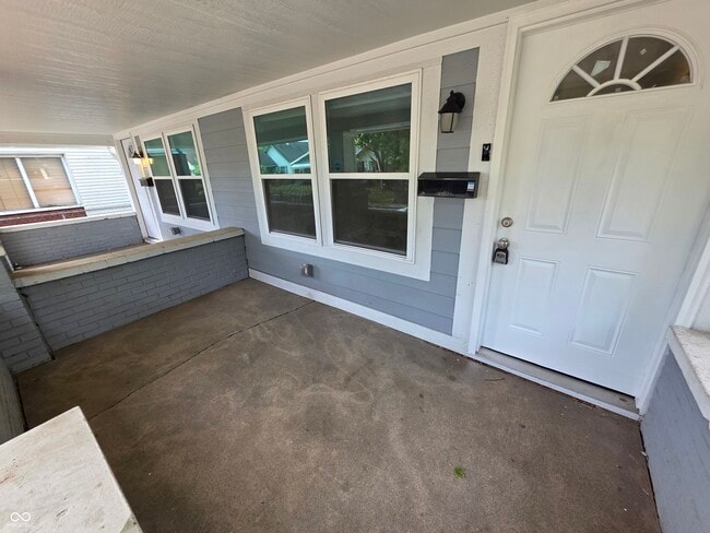 Photo - 836 Lasalle St