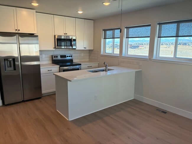 Building Photo - 2837 Urban Pl Unit B