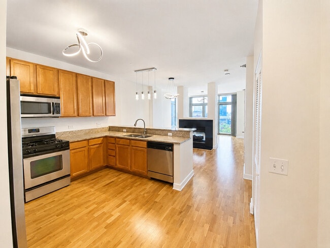 Photo - 1600 S Prairie Ave Unit 1708