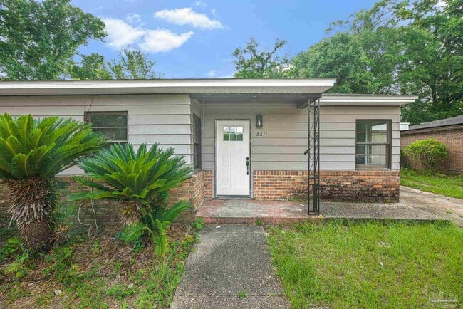Photo - 3211 Torres Ave