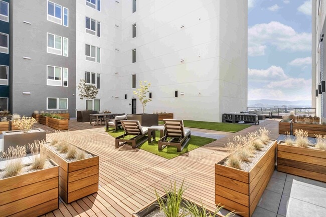 Interior Courtyard - The Edison