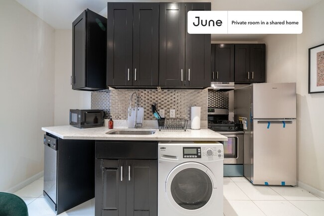 Photo - Room in Shared 4 bed/2 bath home Unit D