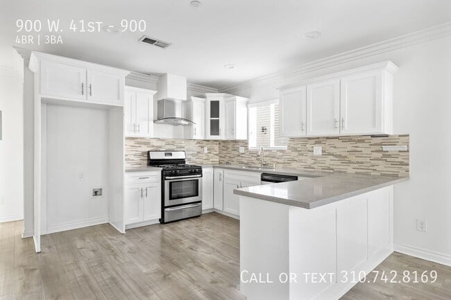 Building Photo - 900 W. 41st-900 Unit 900 Rental