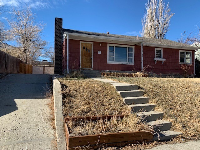 Building Photo - 2158 S Mitchell St Rental