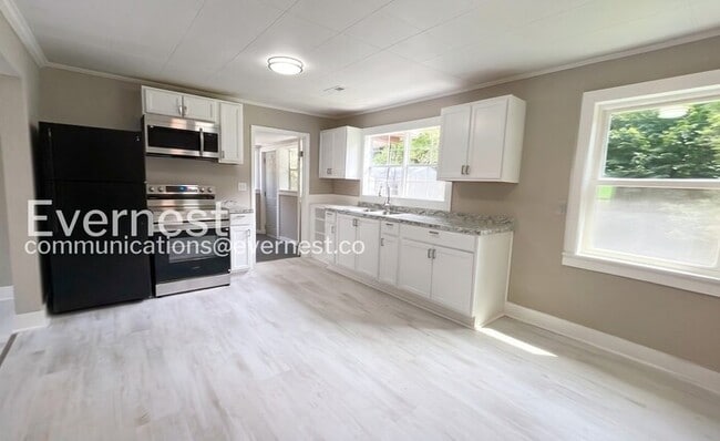 Photo - 3 Bed/1 Bath Home with Off-Street Parking / Available Now!
