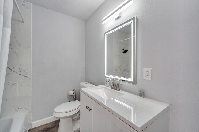4513 W McElroy Ave Unit 2