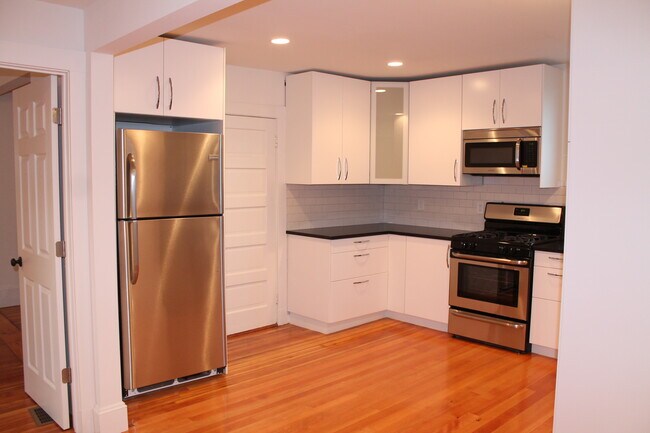 Photo - 17 Beechwood Ave Unit 1