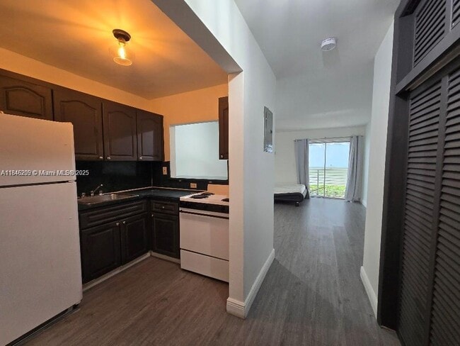 Photo - 1441 Lincoln Rd Unit 210