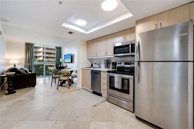2951 S Bayshore Dr Unit 815