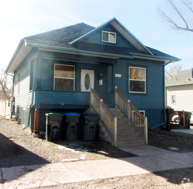 Building Photo - 1007 W 29th St Unit Upstairs Rental