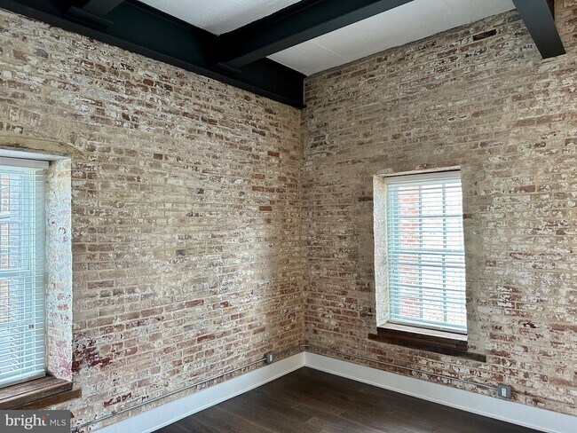 Photo - 515 N Washington St Unit 301