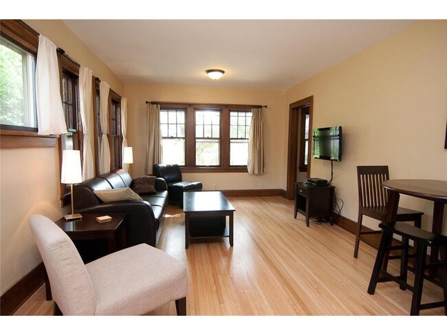 Photo - 2219 Cole Ave SE