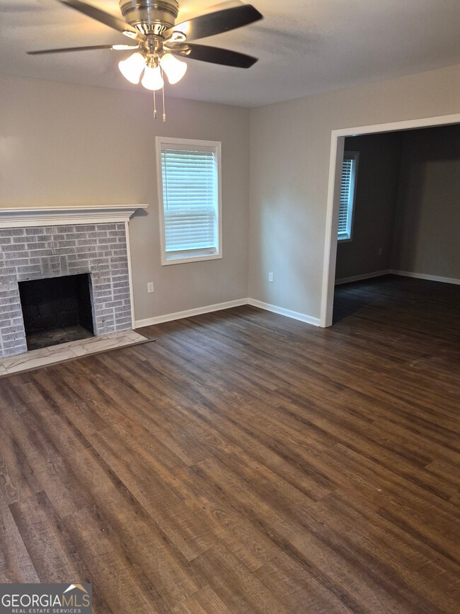 Photo - 211 W Moore St