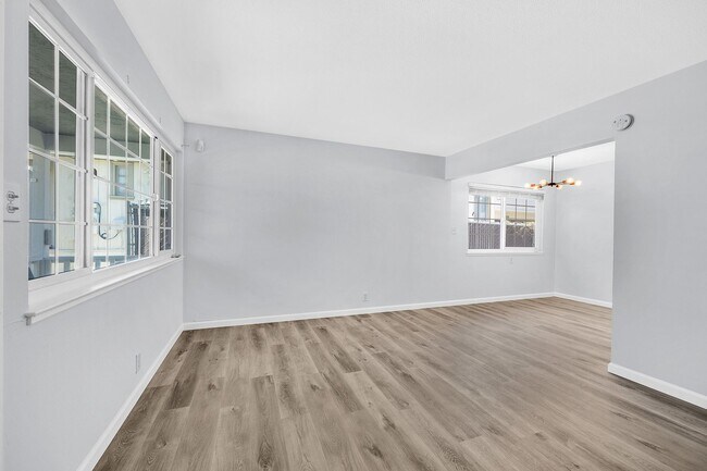 Photo - 3042 Maple Ave Unidad 3042 Maple Ave