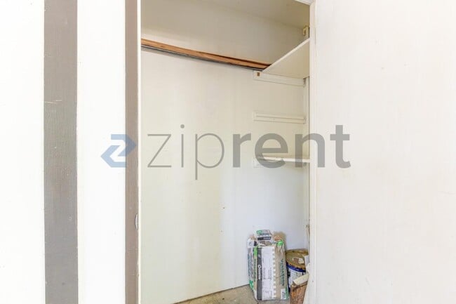 Photo - Unit