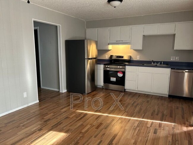 Photo - 1045 S Happy Hollow Rd Unidad #3