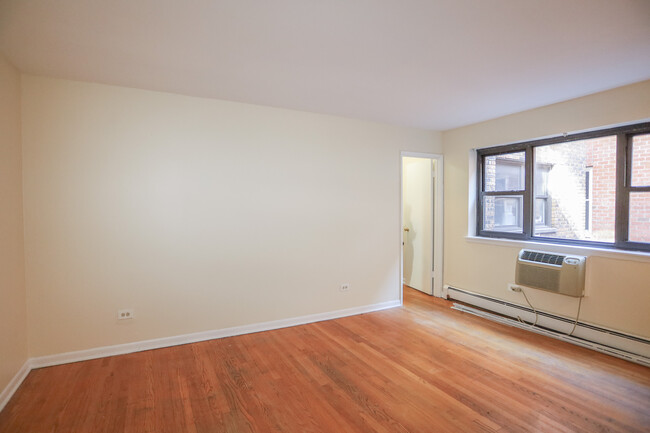 Photo - 3162 N Cambridge Ave Condo Unit 408