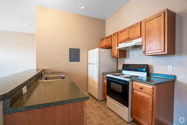 #7 Studio, 1BA, - 596SF - Kitchen