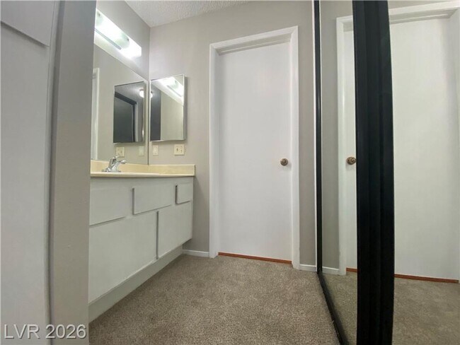 Photo - 4805 Nara Vista Way
