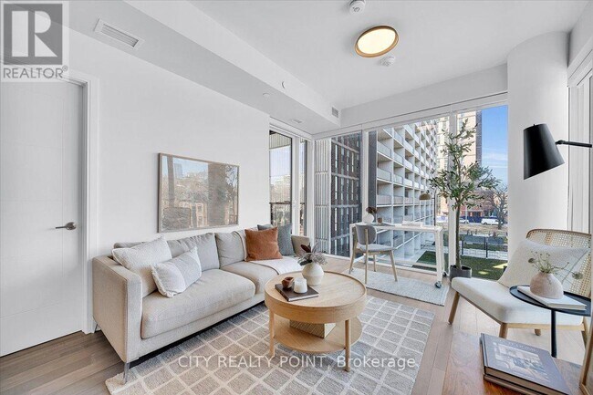 Photo - 664 Spadina Ave. Unité 209