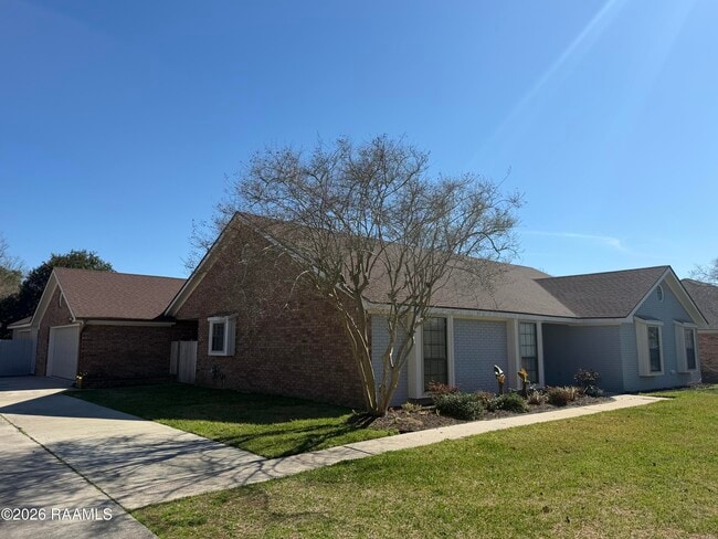 Photo - 1103 E Bayou Pkwy