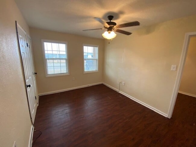 Photo - 2820-2826 N. West Street Unidad 2822