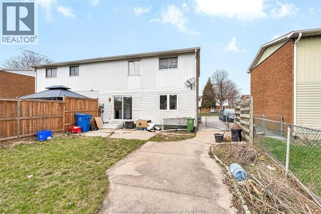 Photo - 10349 Shenandoah Cres