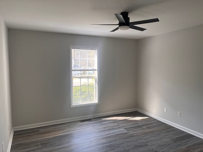 Photo - 3 bedroom 2 bath single family home. Fresh...