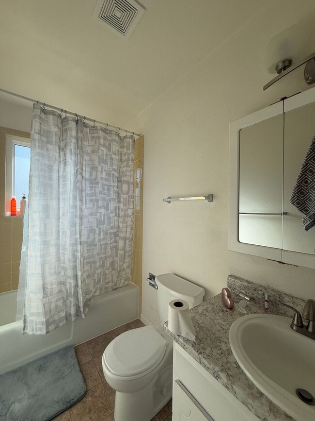 Photo - Broadmoor Circle 2125-2127 Unit Broadmoor 2127