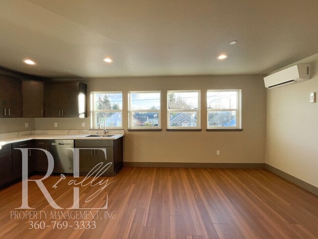 Photo - 1-Bedroom Home with Modern Finishes, A/C & In-Unit Laundry